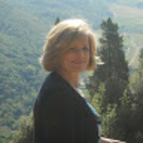 Meet your Posher, Vicky - Picture 1 of 1